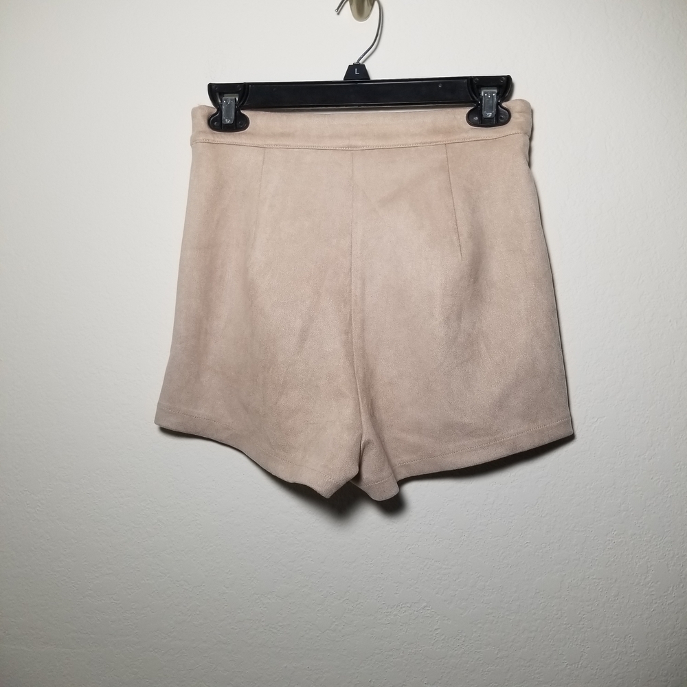 Missguided Beige Skorts - Picture 2 of 2